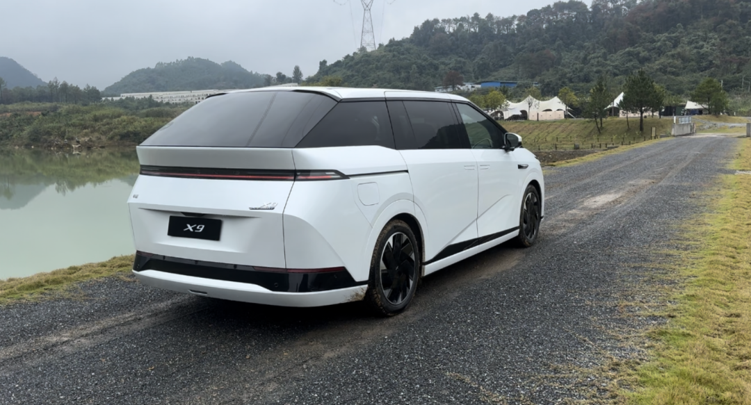 腾势mpv电动车 0a8b98b498cb4a64a1fd51149136e76f.png