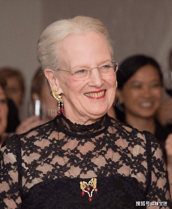 世界上最后一位女王退位!78岁为自己设计棺材超长待机52年成行走的珠宝箱开云网站 Kaiyun(图59)