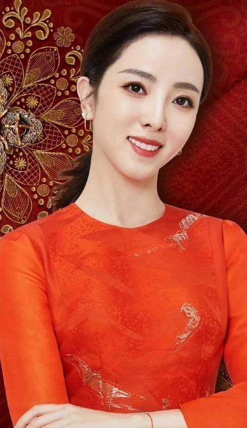 37岁李思思离开央视后：全新事业再启航，反而越过越开心!