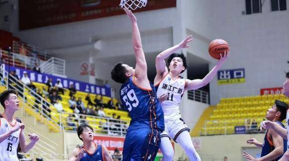 广东宏远U19队大胜广厦彭仕骏李奕臻表现亮眼