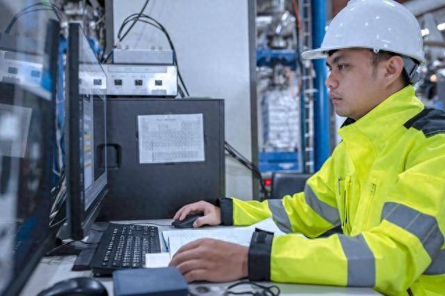 怎么考取工业互联网网络开发工程师证书?就业前景如何