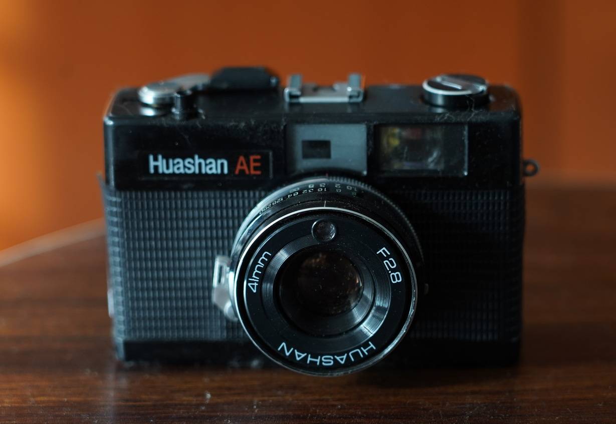 百台老相机赠送（11）：华山AE小相机，送给大山里的残疾女孩儿