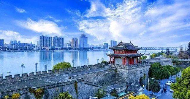 湖南有“湘西第一古镇”，比古城丽江早1400年，不是凤凰古城