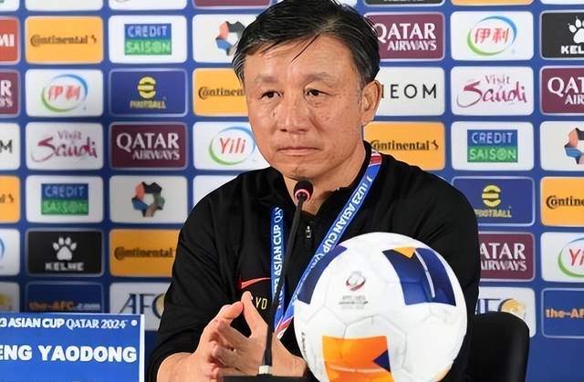 成耀东：中国足球还是有基础的，我相信很快会回到亚洲二流！