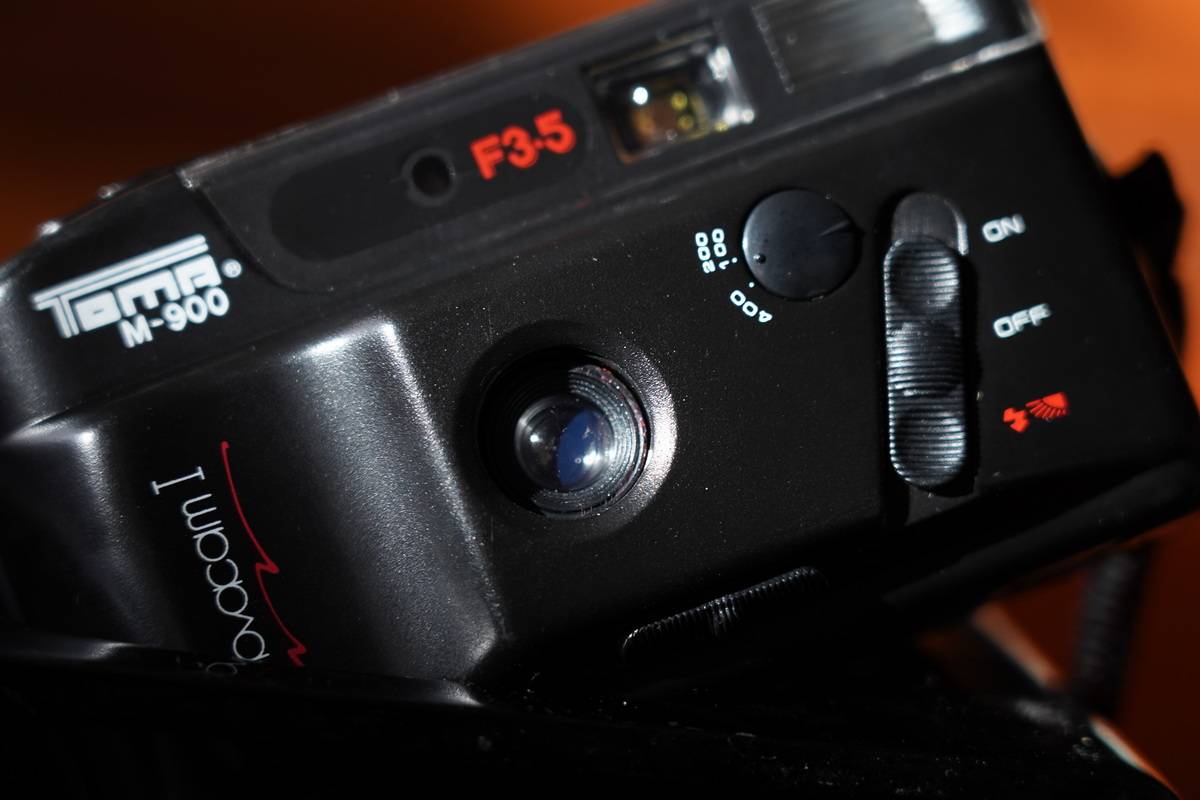 百台老相机赠送（25）：汤姆M-900相机，送给大理1岁小朋友