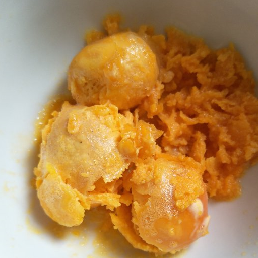 咸蛋黄焗芦笋，脆口鲜美好吃，十分钟搞定下饭菜