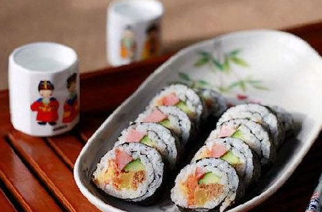 好吃的肉松寿司卷的做法，手把手教你做反卷寿司，简单易学美味！