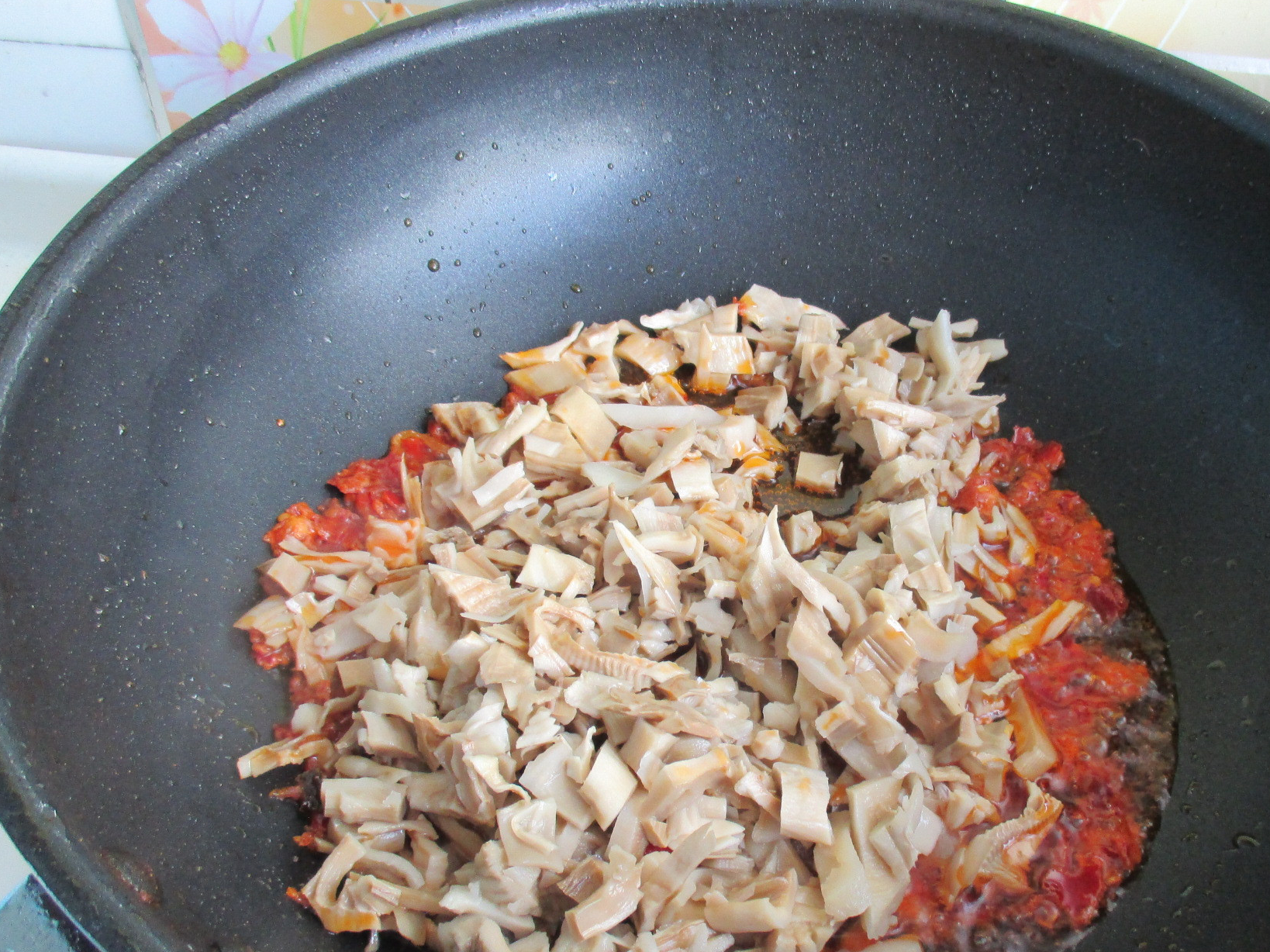 趁豌豆正当季，试试这个下饭菜，香辣开胃，绝对是夏季佐粥的首选