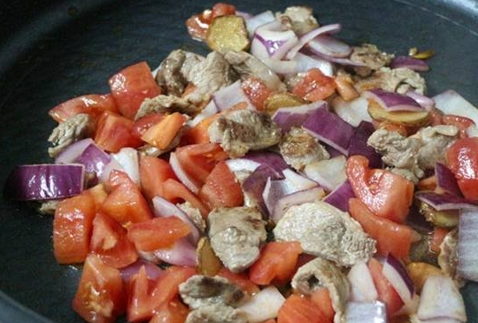 番茄牛肉汤的新做法，荤素有营养，这么简单你都不会做？