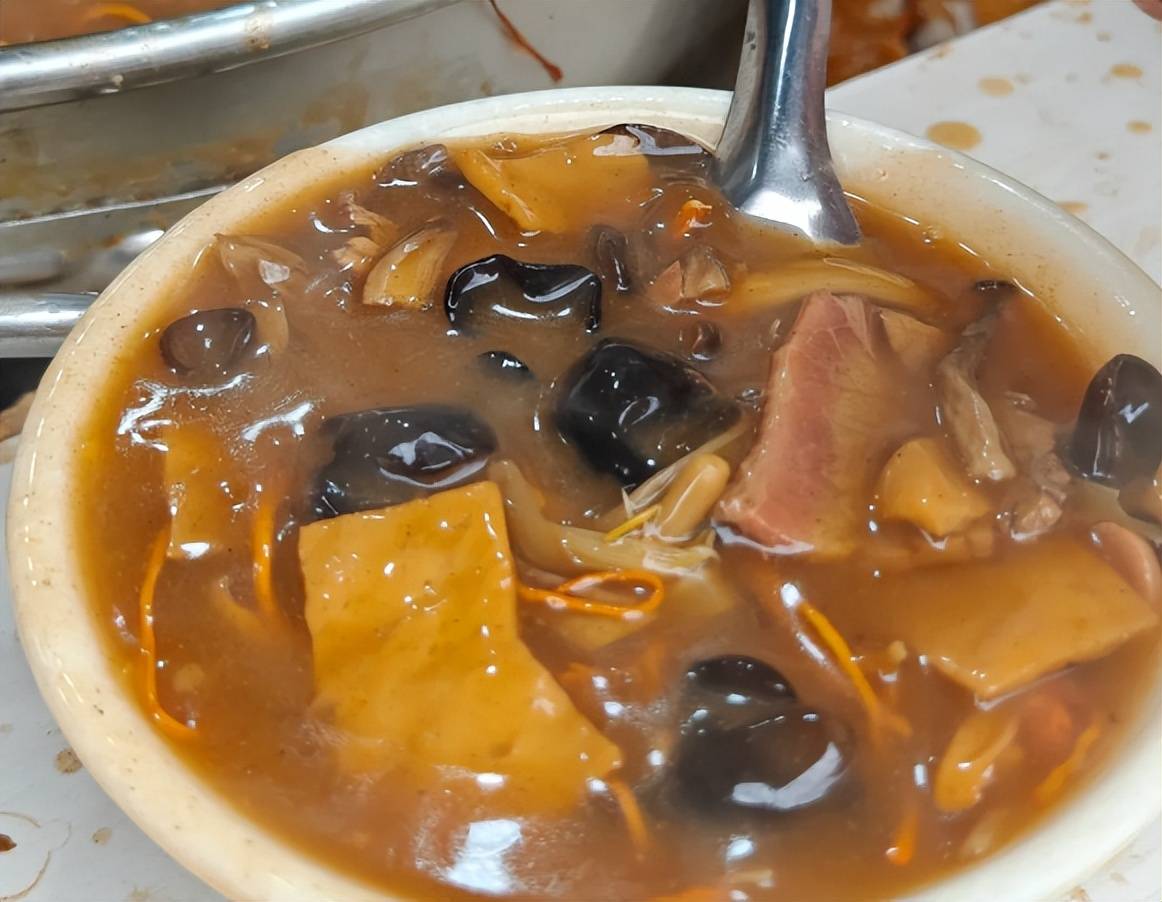 去河南喝了一碗胡辣汤，才终于搞明白：为何胡辣汤打不开南方市场
