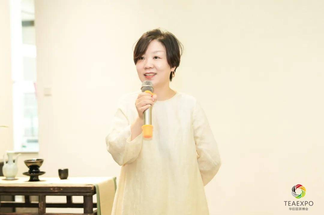 习山集主理人 罗岩分享▲壹一起喝茶·享中原茶情茶会现场，茶文化爱好者