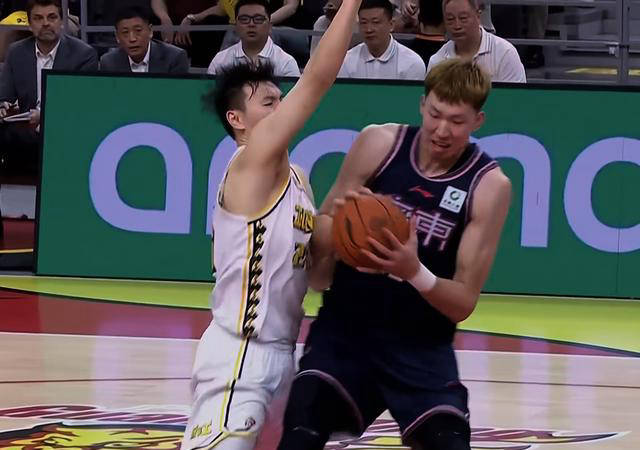 原创周琦健康回归！广东男篮成最大赢家