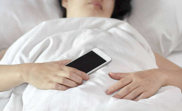手机不能放枕头边，因为有辐射会长肿瘤？瑞典研究告诉你答案