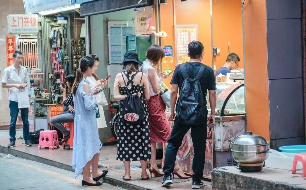 🌸人民政协报【澳门管家婆一肖一码100精准】_十年陪伴54座城市近2亿用户，滴滴专车持续提升服务体验