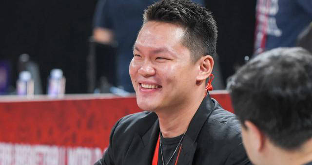 广东队签约身高1米88的后场悍将黄荣奇