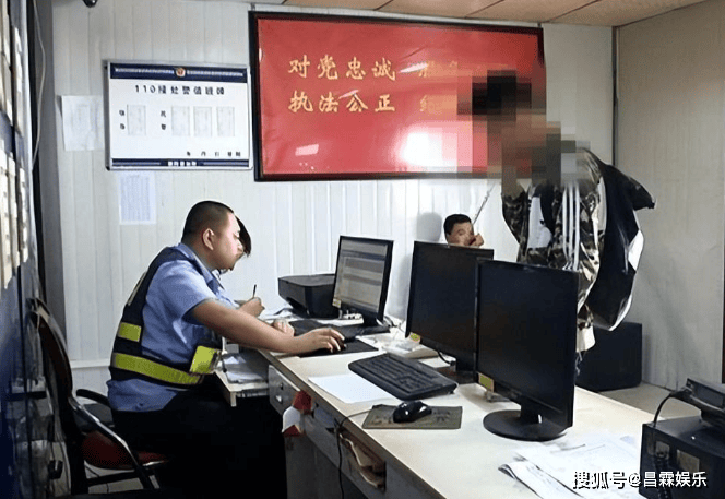 原创 云南男生考700分上北大被父亲暴揍,报警后才知道父亲的真实身份-云南考上北大的人有多少