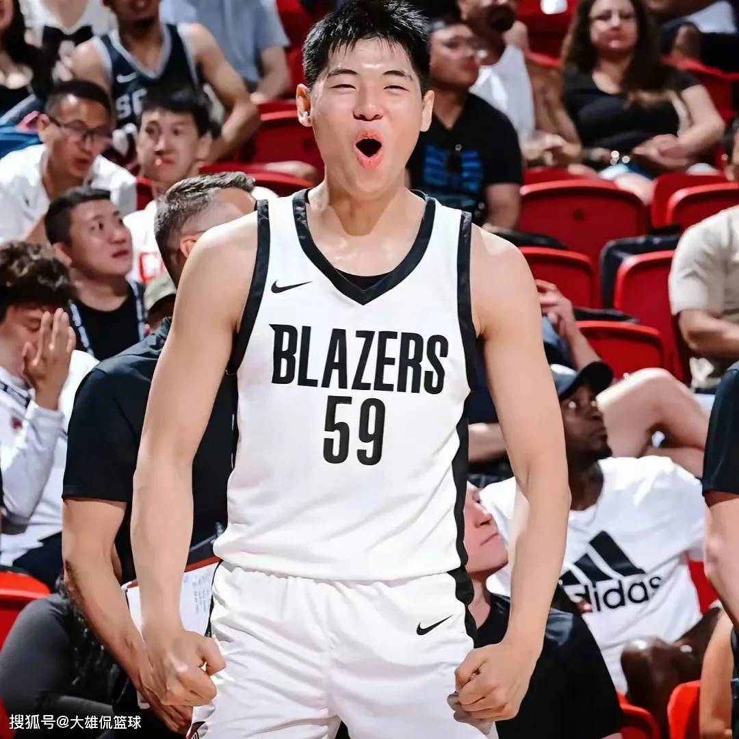 🌸中国日报网 【澳门一肖一码必中一肖一码】|2024年NBA自由球员市场开启的一天：第一天达成的所有交易  第3张