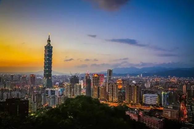 美国要坐不住了！60多国军官抵华，赖清德紧急改口，统一大势所趋