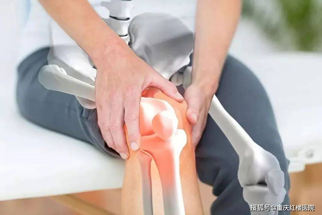 膝关节疼痛是什么原因造成的？医生表示：原因有很多......
