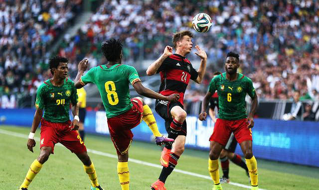 英超联赛免费高清直播+实时赛程+积分预测（2025赛季全覆盖）英超第15轮赛事预测：西汉姆联VS狼队谁能抵抗苦主压力？