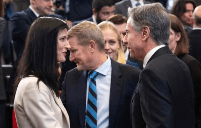 北约10万大军逼近俄家门口!俄这次输不起了,普京派人来华求助 北约10万大军逼近俄家门口!俄这次输不起了,普京派人来华求助