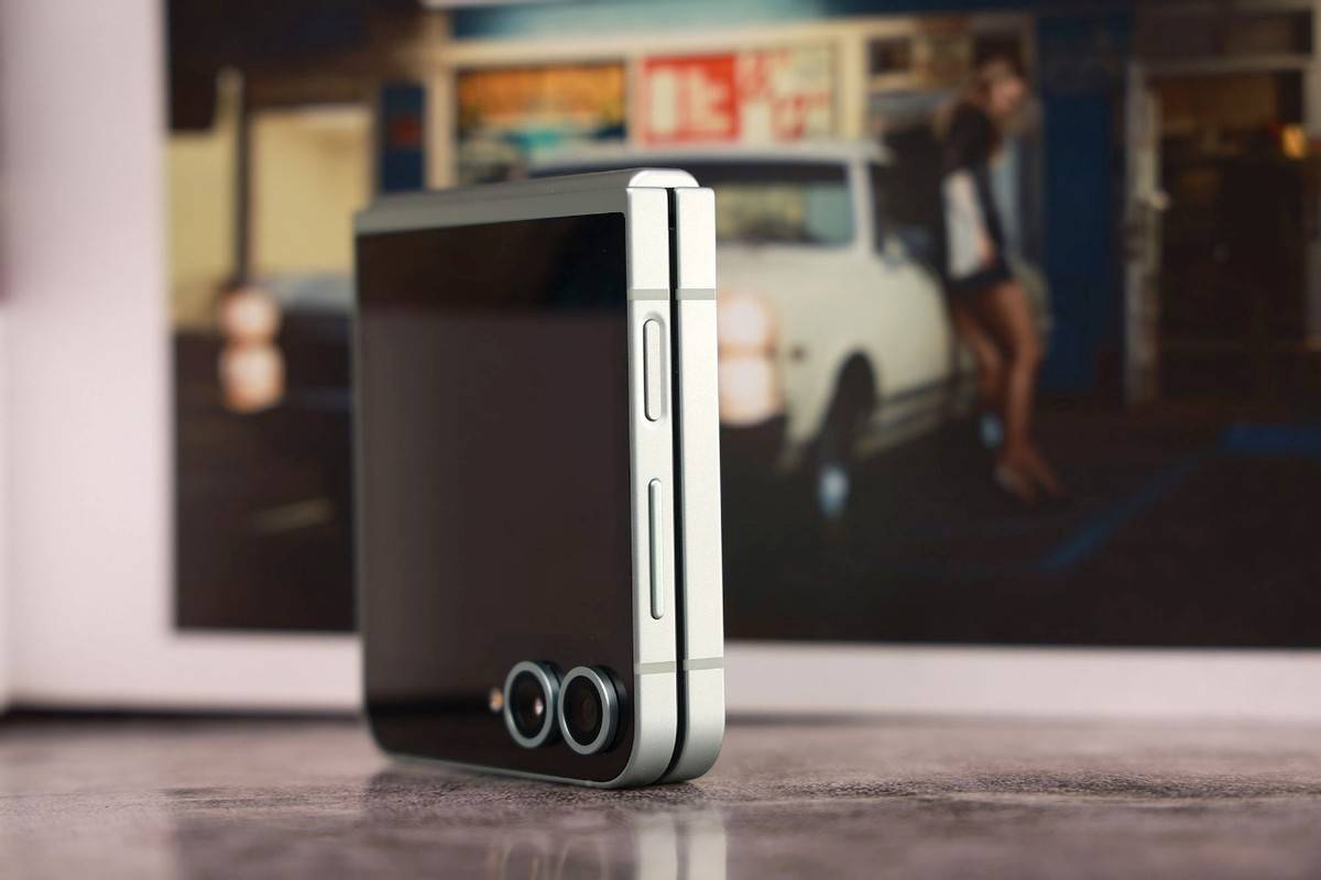 欧博体育三星Galaxy Z Flip6荣获科技视讯年度最佳折叠屏手机(图5)