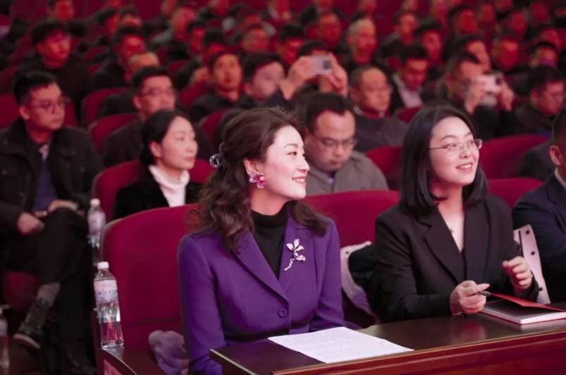 宗馥莉掌舵娃哈哈第一年:叔侄之争浮出水面,业绩重回巅峰 宗馥莉掌舵娃哈哈第一年:叔侄之争浮出水面,业绩重回巅峰