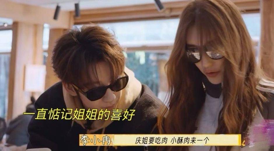 李小冉刷碗上热搜？刀子嘴豆腐心实锤，真让人喜欢又心疼
