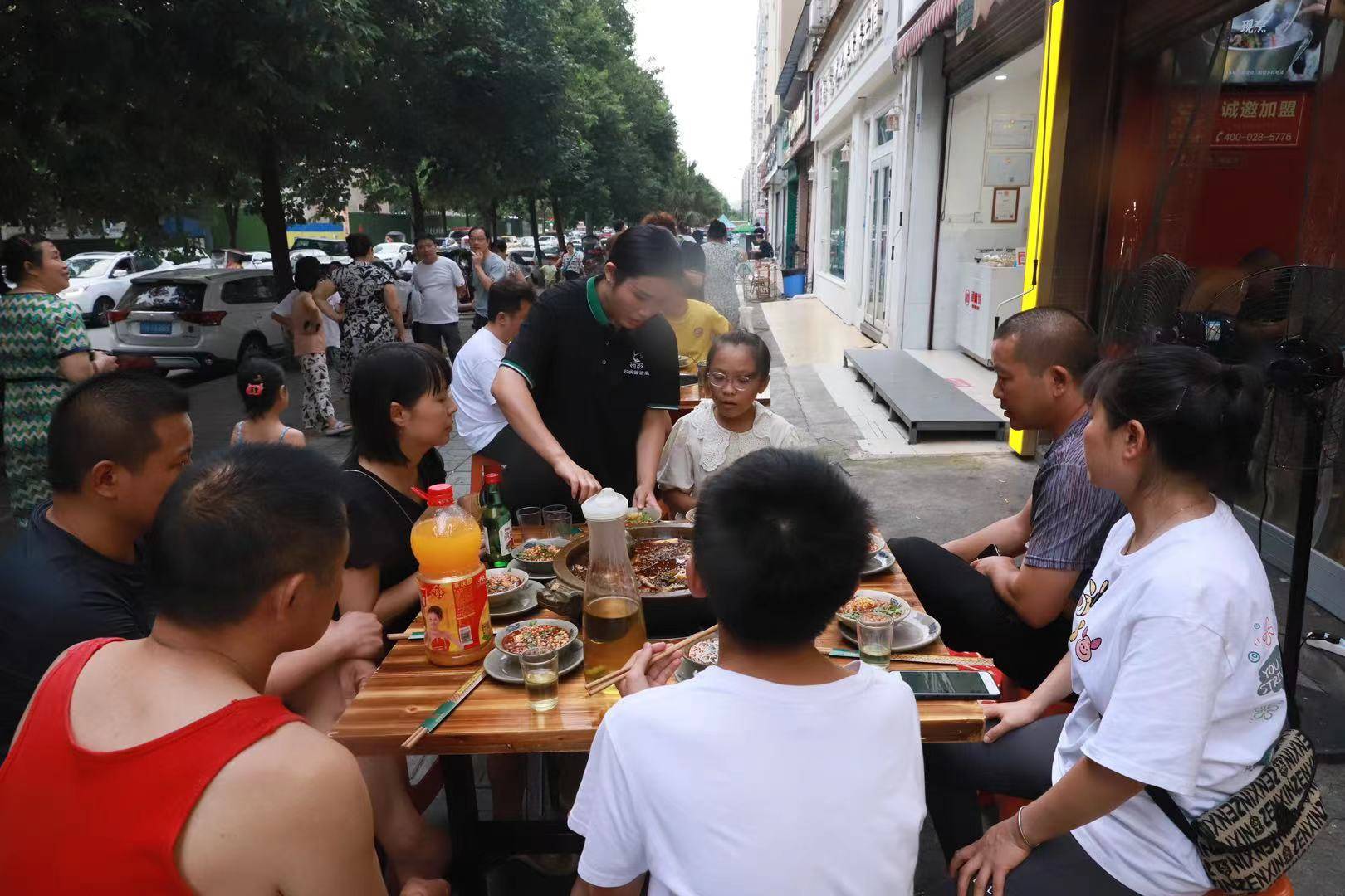 如今这么多的餐饮品牌诞生连锁餐饮品牌加盟的优势新葡萄娱乐是什么？(图3)