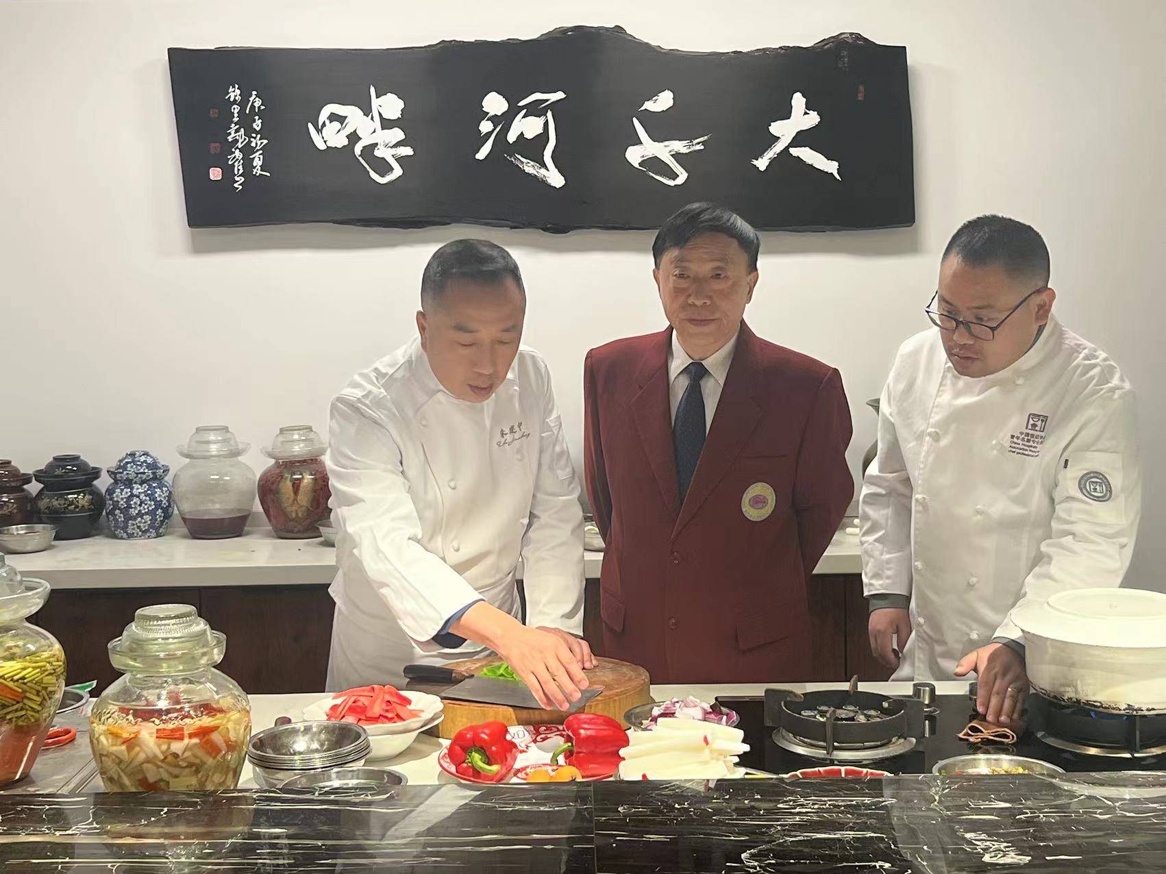 雷竞技raybet下载2025年开始创业选择餐饮还有机会吗？(图4)