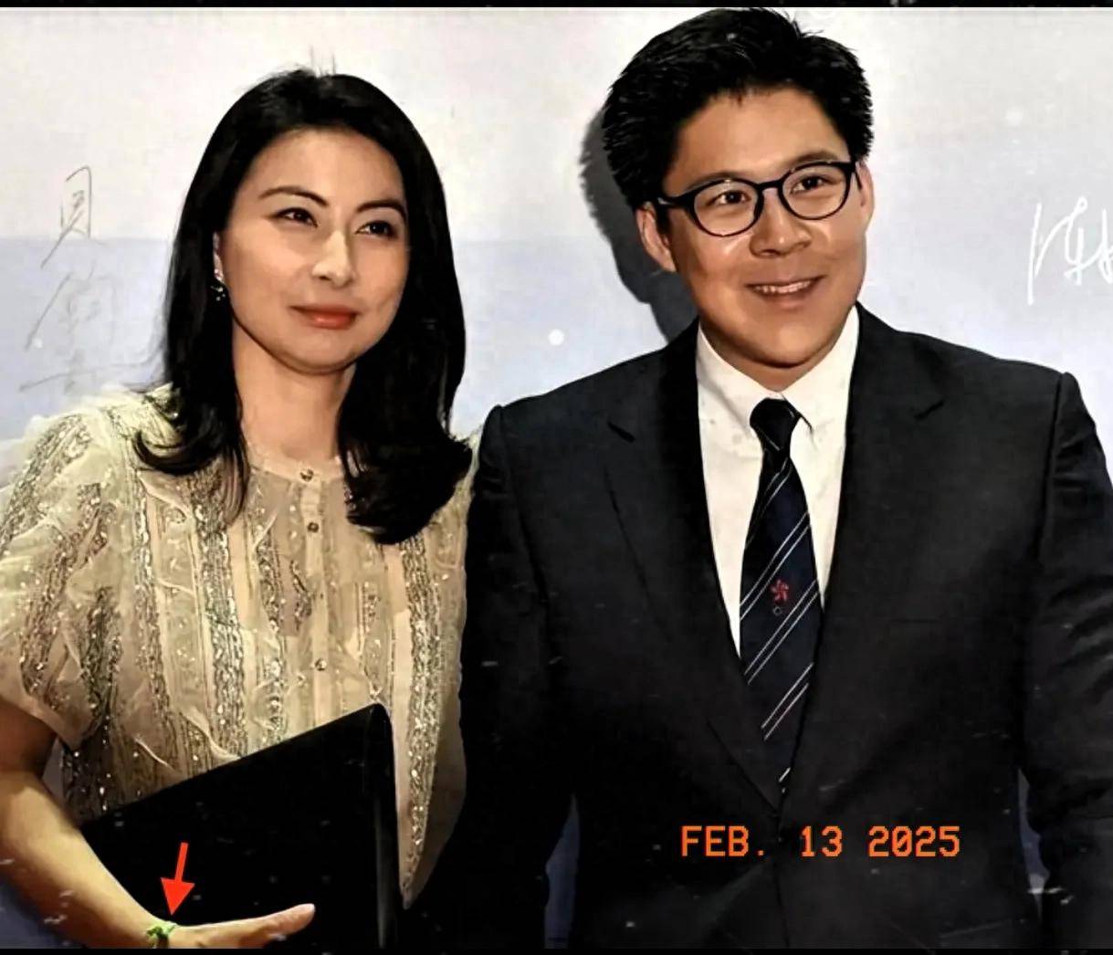原创郭晶晶和霍启刚20年爱情保鲜秘诀曝光：豪门婚姻里的平凡烟火气