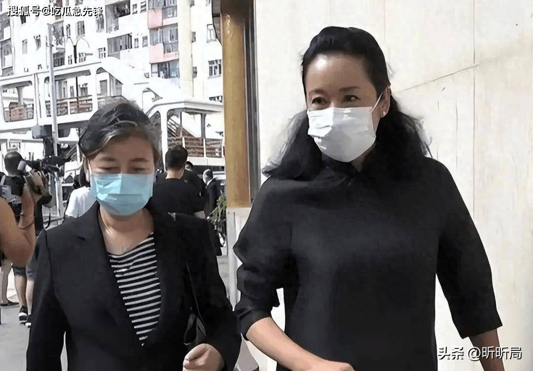 原创郭晶晶带着婆婆和妈妈一起游玩丽江，最抢镜的竟是婆婆现任罗康瑞