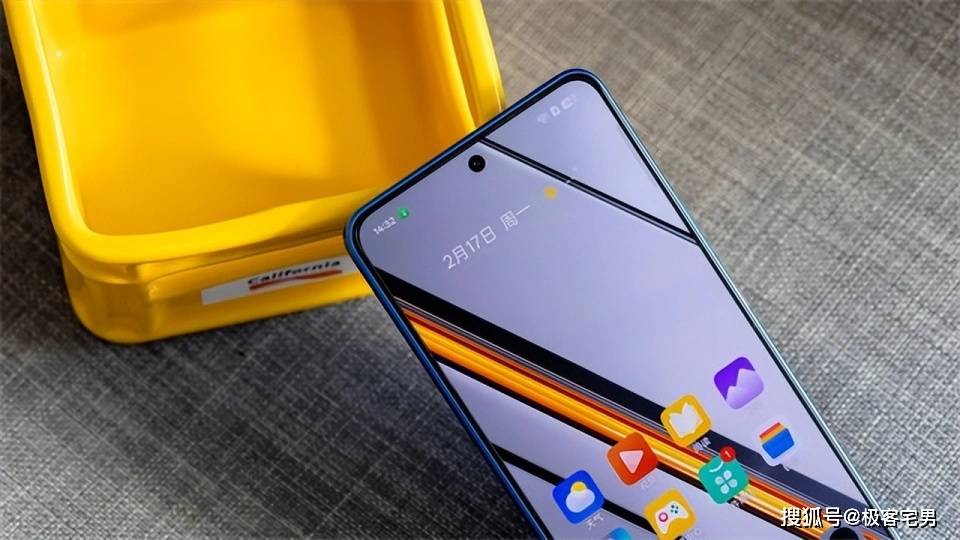 手机行业诞生“新黑马”7000mAh+80W仅售179星空体育网址9元还变相降价(图2)