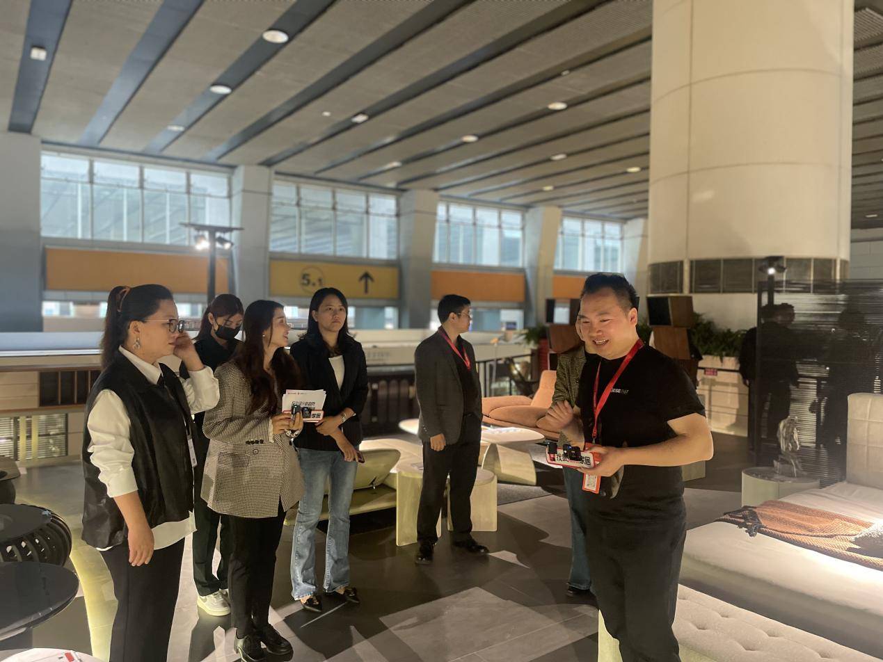 搜狐家居“探见设计新趋势 引领生活新风果博入口尚”跨界探展之旅走进各色家具(图2)