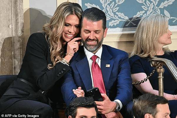 老虎伍兹与特朗普前儿媳恋情曝光,引发热议 老虎伍兹与特朗普前儿媳恋情曝光,引发热议