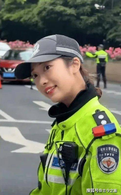 网红女警“兔子警官”被撞进了医院？杭州交警回应