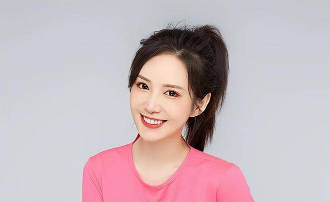 刘国正一家近照从国家队教练到清华老师老婆很美家庭美满新葡萄娱乐官网(图2)