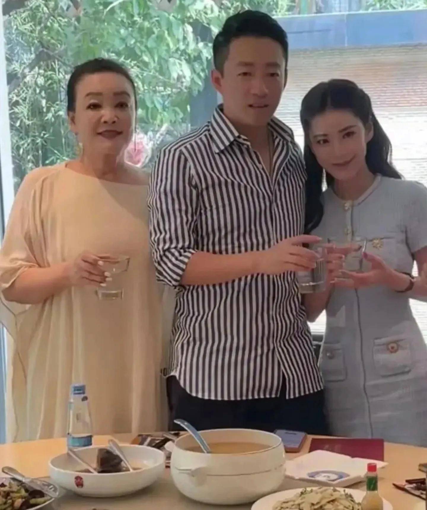 999颗钻石婚纱背后的真爱故事汪小菲与马筱梅的破茧重生(图2)