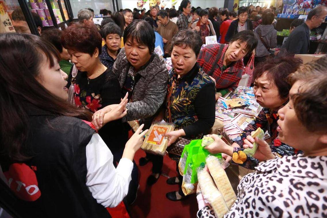 退休跟老伴旅行3次我终于明白：为啥很多老头不愿跟老伴去美嘉体育app旅行(图6)