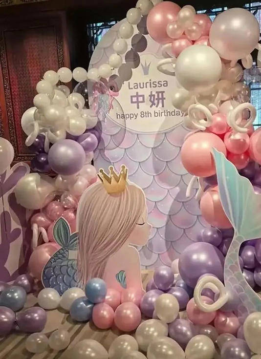 原创郭晶晶大同为女儿庆生，霍震霆与路人合影，一家人超接地气