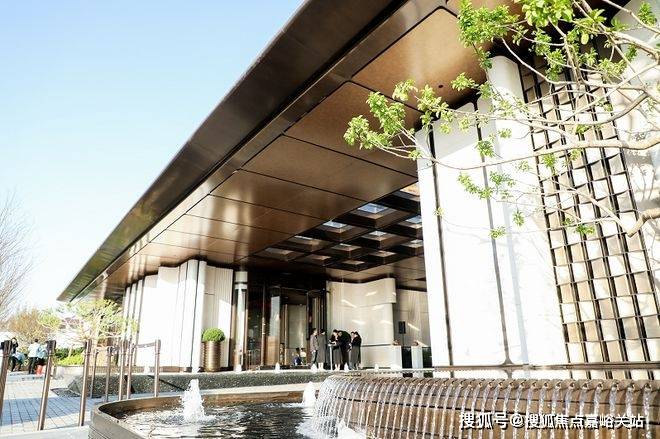 楼盘百科→首页网站→楼盘百科→首页网站→24小时热线电话冰球突破保利虹桥和颂售楼处电线保利虹桥和颂售楼中心电话→(图21)