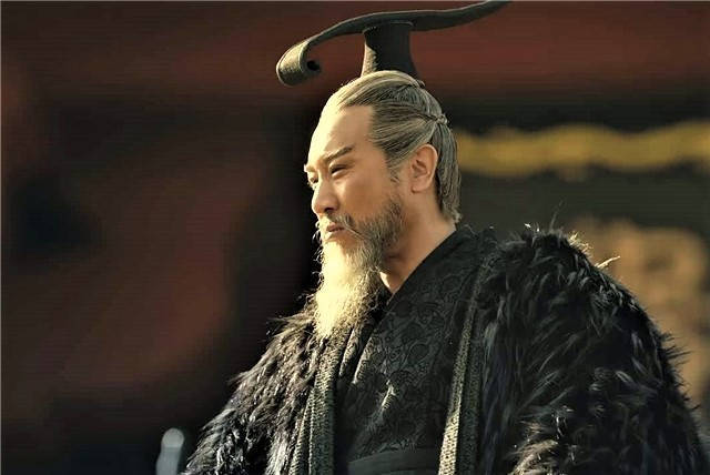 死诸葛吓走生仲达曹操当年征用司马懿司马懿为何宁可自断双腿也不去真的至于吗？