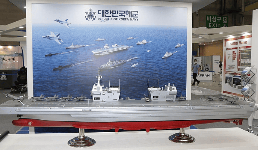 韩国正式放弃造航母，转头造两栖攻击舰：半岛国家造航母不明智