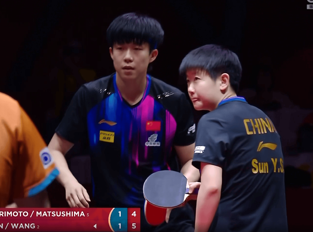 原创             3-1翻盘转折点！孙颖莎单膝跪地救球，连扛松岛辉空3次侧身，太燃
