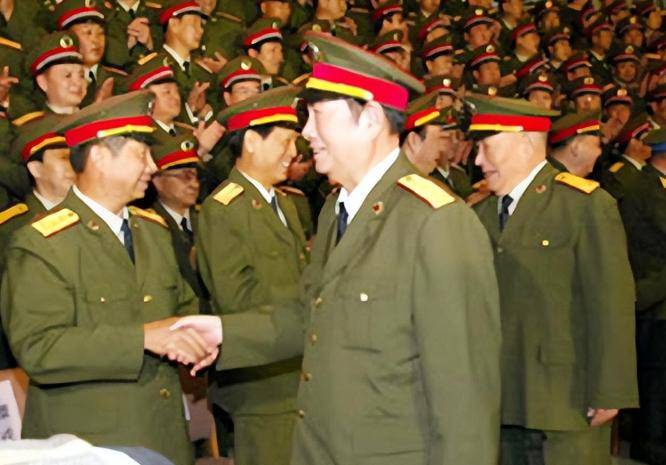 武汉军区撤销,司令员周世忠致电军委:我考虑退,这个人建议重用