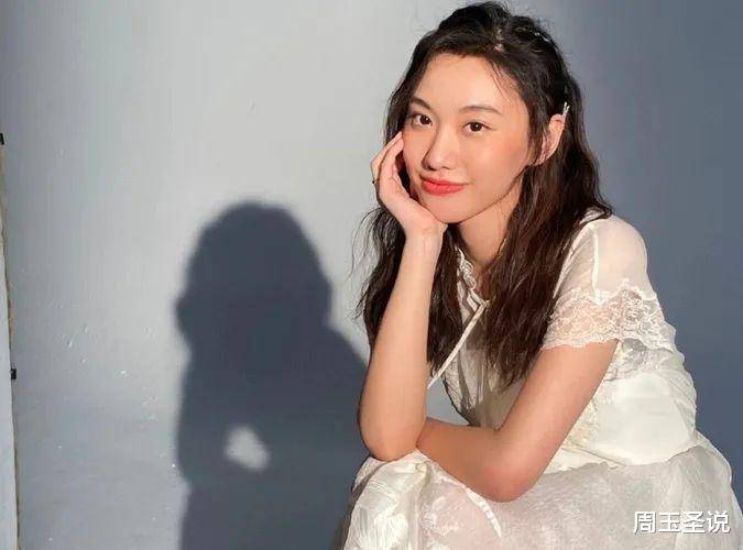 闫妮的女儿竟是她，23岁饰演女一号，继承母亲演艺天赋