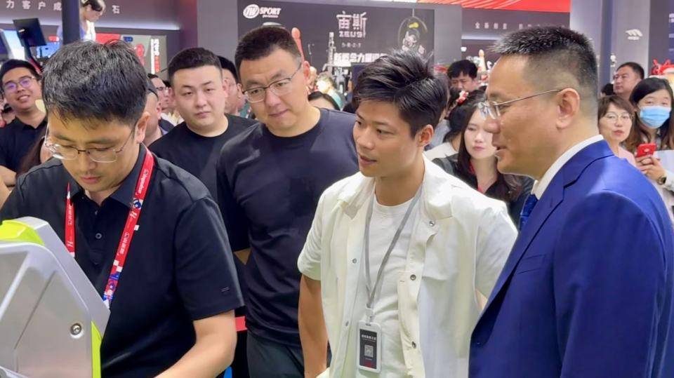 苏炳添：从赛道到讲台 以新身份续写中国短跑未来