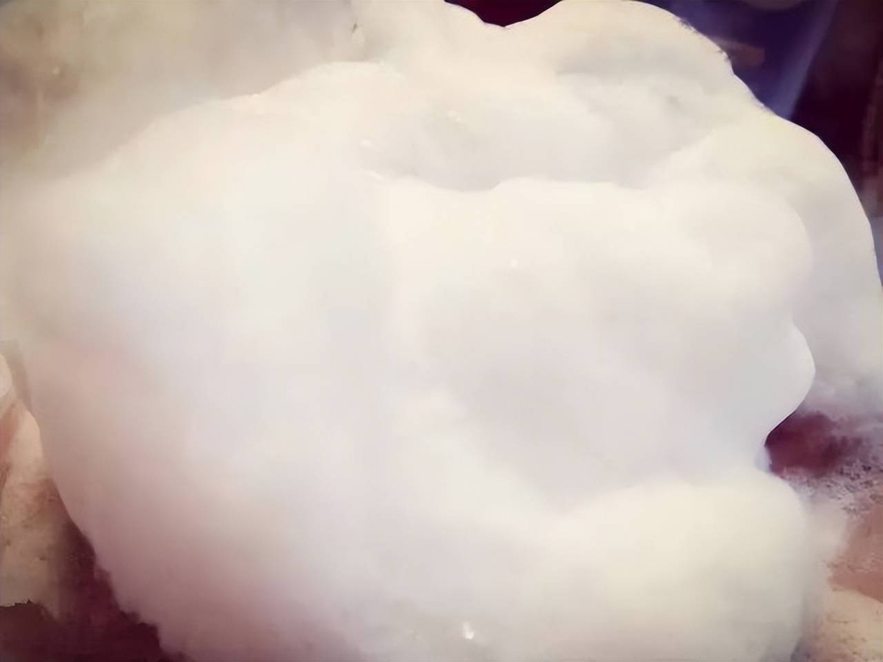 （起泡网打出的泡沫）资生堂洗颜专科泡沫洁面乳泡沫非常丰富所以使用时