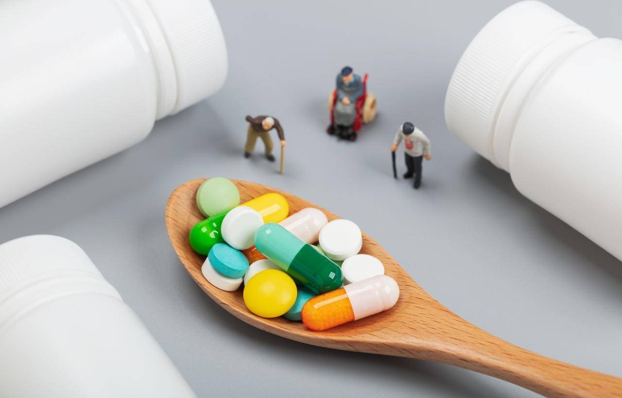 原创              阿司匹林与吲哚布芬，两者“比拼”，哪个好？