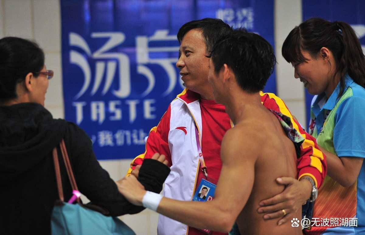 原创             中国斯诺克双冠耀眼，白雨露逆转世界第一，她能和赵心童同台吗？